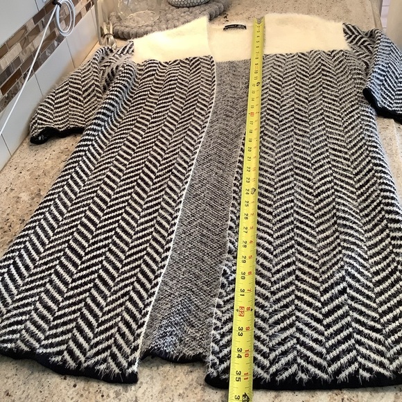 Black Tape NWT Black and White/Cream Chevron Open Cardigan Small Petite - Picture 10 of 10